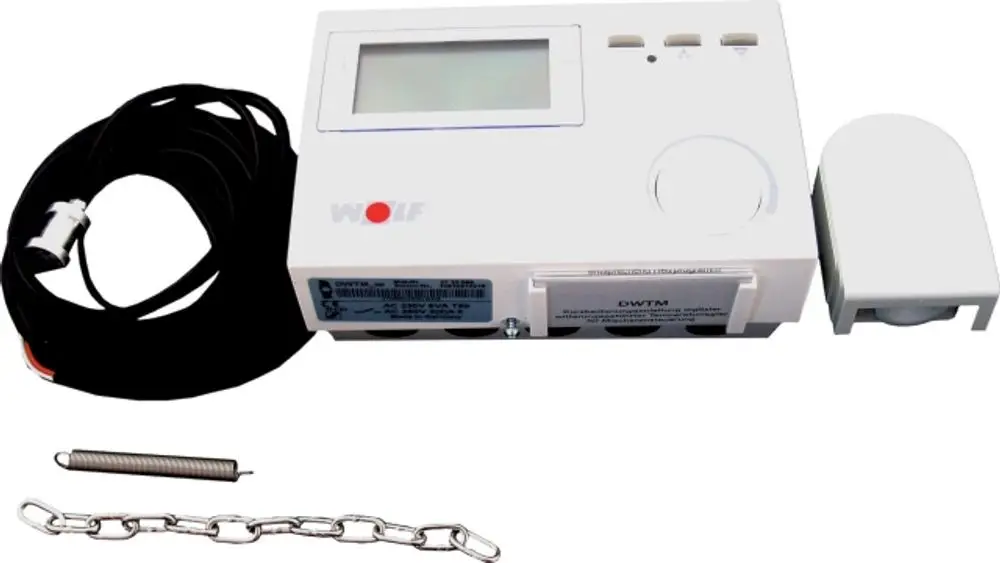 Digitaler Temperaturregler der Marke Wolf mit einem Display, mehreren Einstelltasten und einem Sensorgehäuse, ergänzt durch Kabel und eine Kette zur Montage.